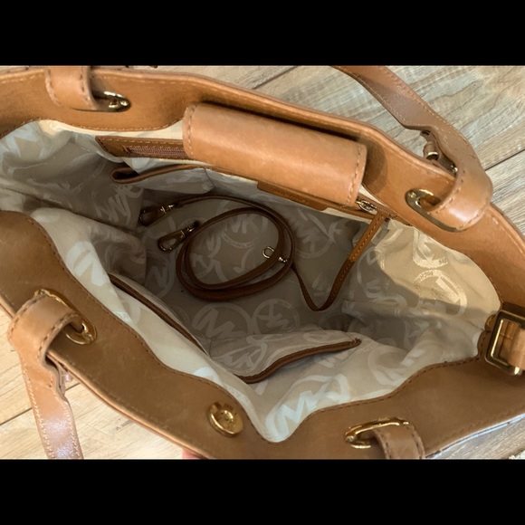 Michael Kors bag, great condition - Picture 3 of 3